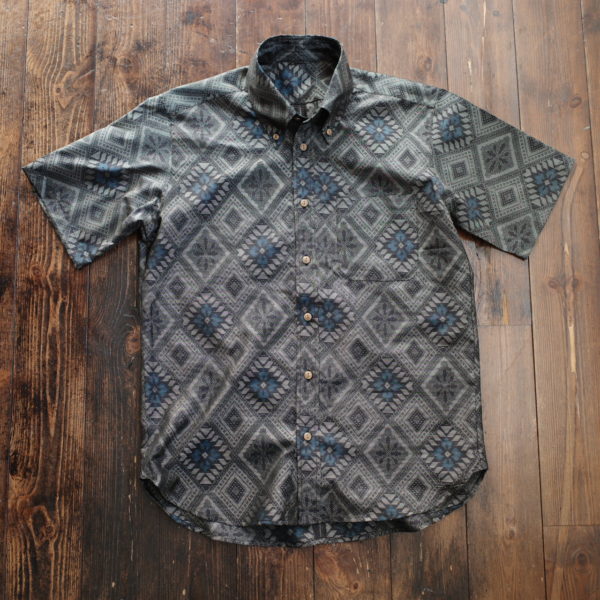 大島紬のボタンダウンシャツ