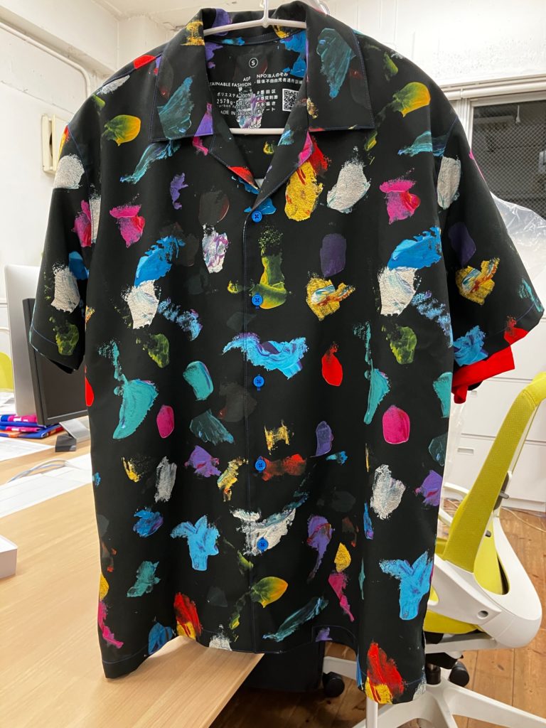 感覚刺激アロハシャツ